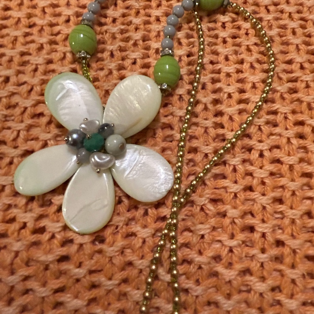 Beautiful necklace - Picture 9 of 10